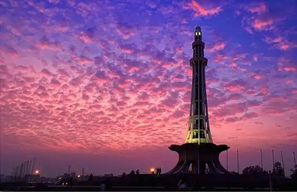 MINAR-E-PAKISTAN